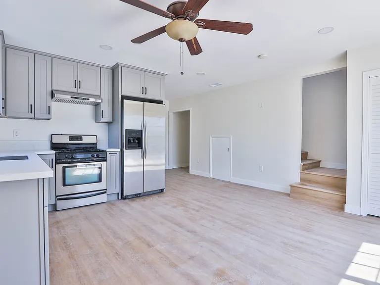 4132 Lynd Ave #C — Photo 4