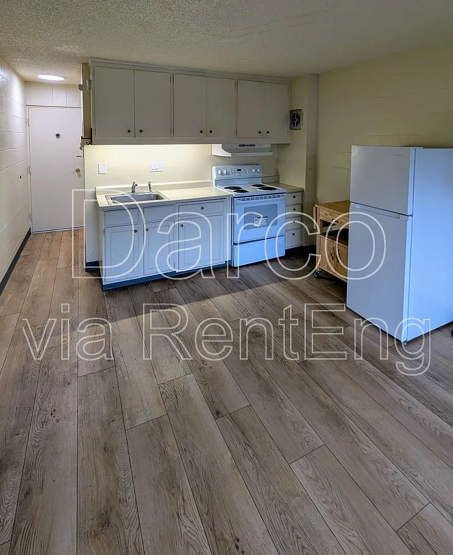 Campus Apartments — Photo 1