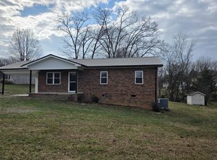 120 Overhill Dr, Sweetwater, TN 37874