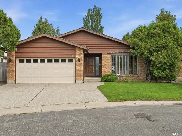 18 Lakeview Place, Regina, SK S4S 7B5