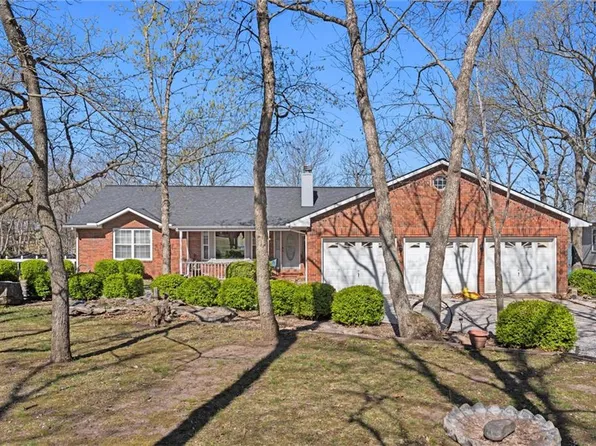 105 Mystic Valley Dr, Linn Valley, KS 66040