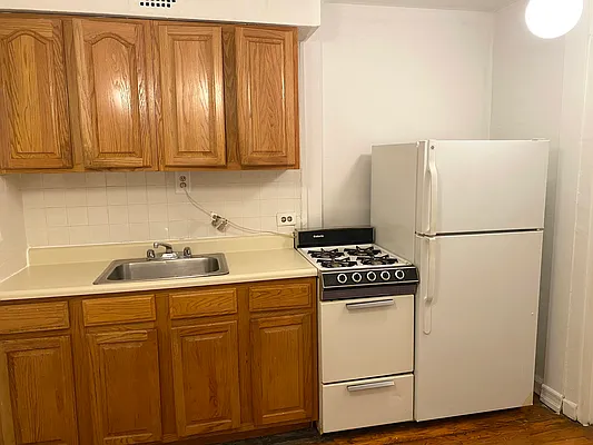 Rented by Paley Management | media 18