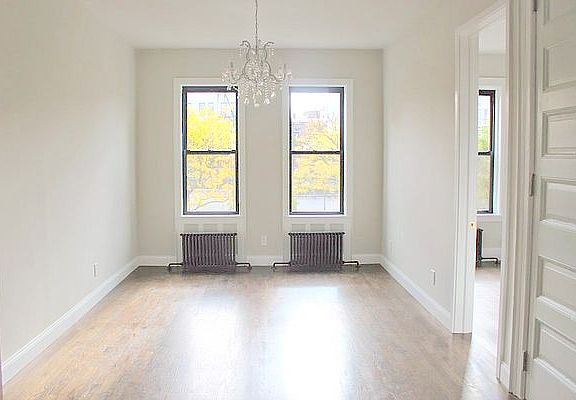 4th image of 489 Park Pl APT 1