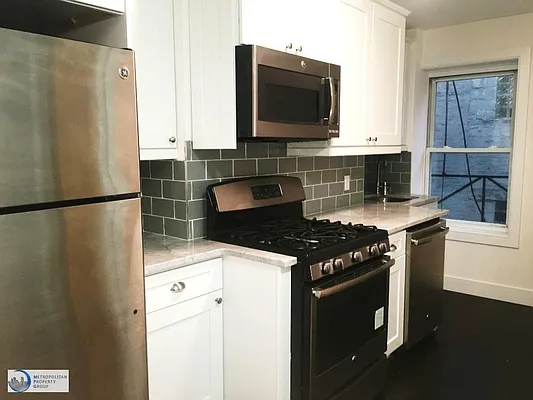 Rented by Metropolitan Property Group | media 37