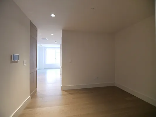 Rented by Extell Marketing Group LLC | media 15