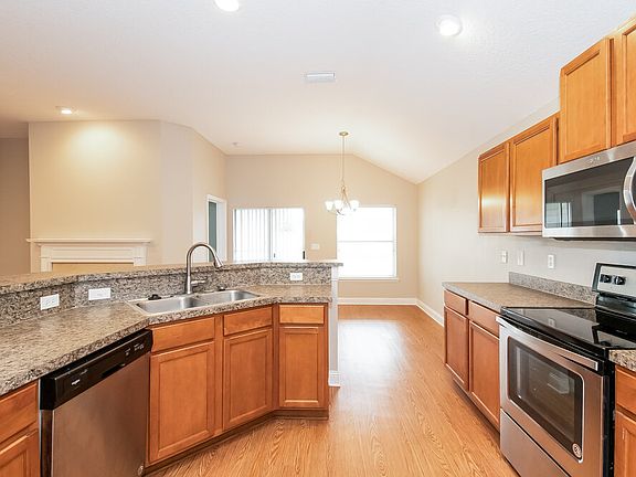 5th image of 12099 Hayden Lakes Cir