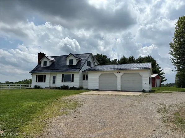 2151 Stacy Ln, Zanesville, OH 43701