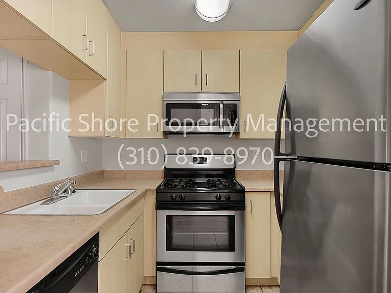 Motor Apartments — Photo 5