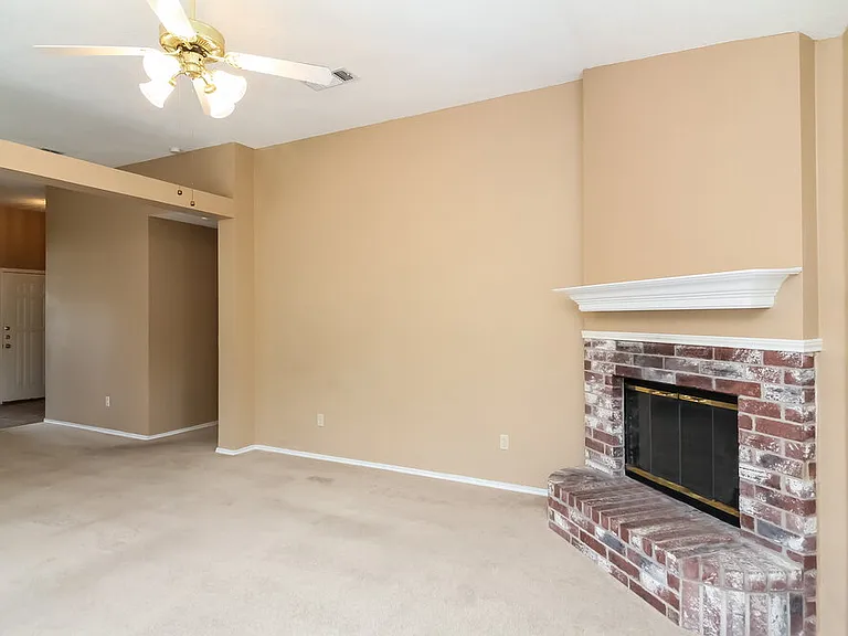 3612 Garden Springs Dr — Photo 2