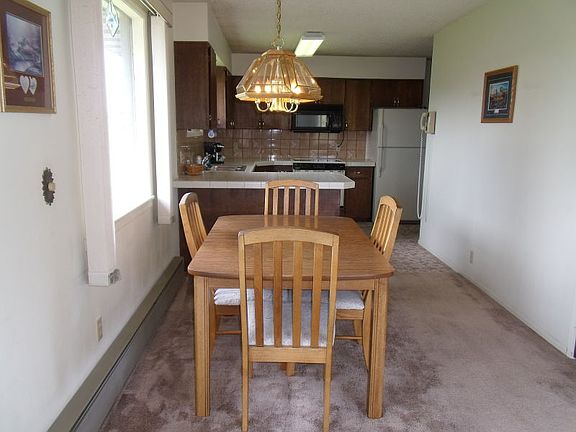 3rd image of 38885 Parker Ln