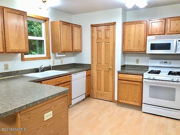 4th image of 4043 Otuna Dr