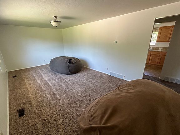 3rd image of 446 River Heights Blvd