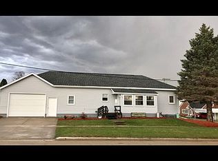 101 E Lincoln St, Edgewood, IA 52042