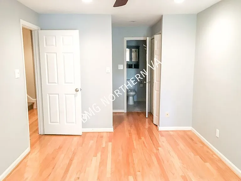 2107C N Rolfe St — Photo 7