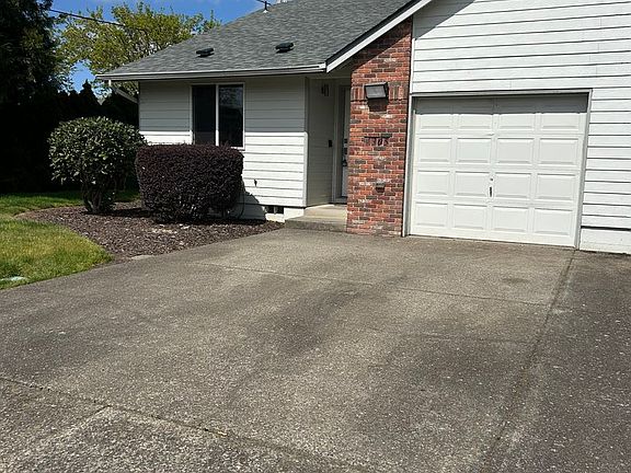 2nd image of 4315 San Francisco Dr NE