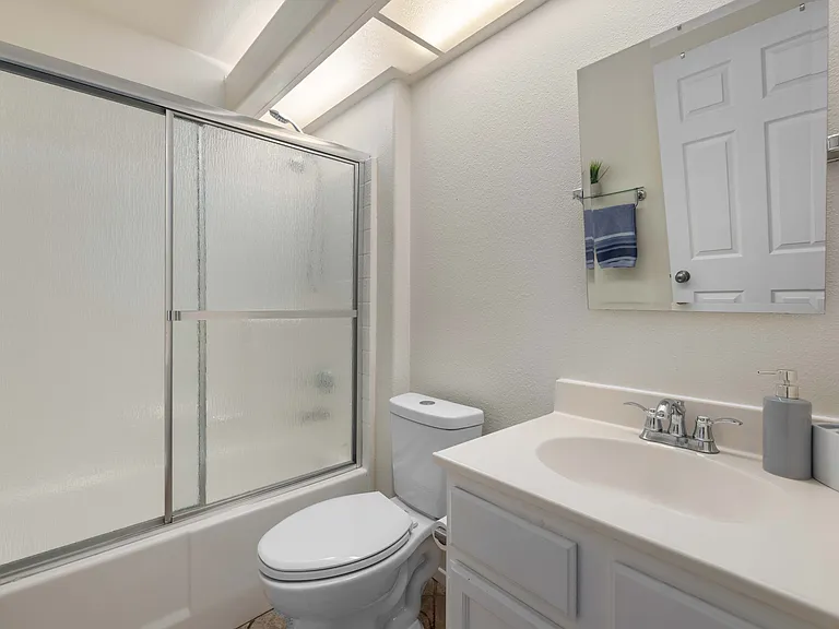 39523 Chalfont Ln — Photo 12