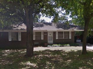 810 Glencrest Ln, Longview, TX 75601