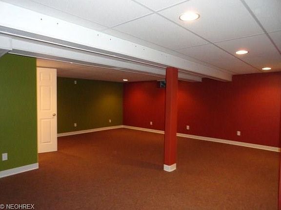 3rd image of 6823 Pinebrook Ct