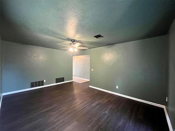 3rd image of 600 Ashley Dr