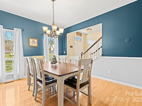 5th image of 126 Easy St