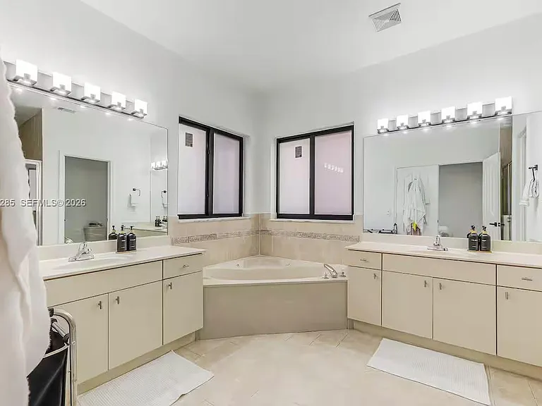 14551 SW 158th Ct — Photo 17