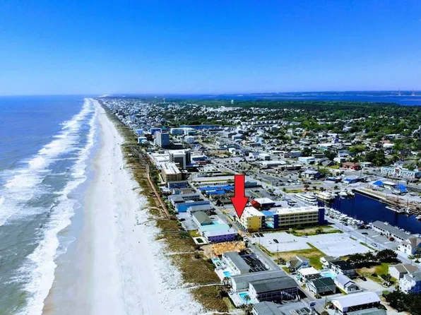 302 Canal Dr, Carolina Beach, NC