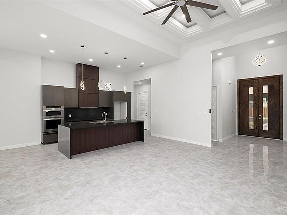 4th image of 2608 Wisteria Ave