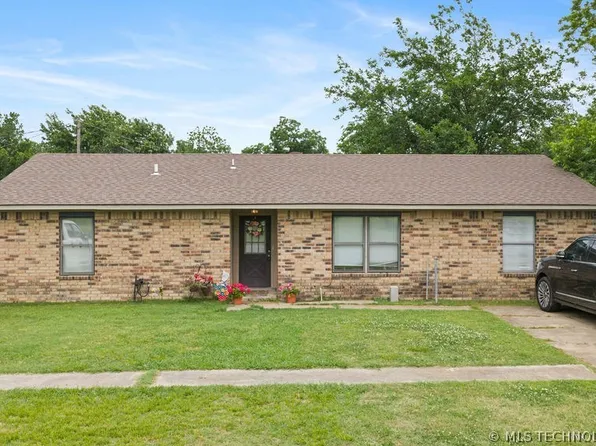 1202 N I St, Hugo, OK 74743