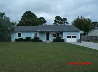 105 E Ivybridge Dr, Hubert, NC 28539