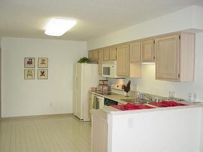 3rd image of 27 Peggy Green Ln
