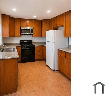 1st image of 2546 E Park Ln APT C