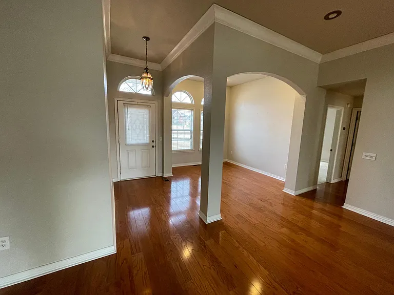 3666 Tara St — Photo 10