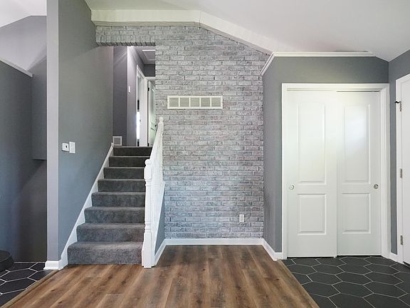 5th image of 4849 Calvin Dr