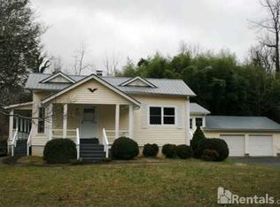 77 Gaffney St, Saluda, NC 28773