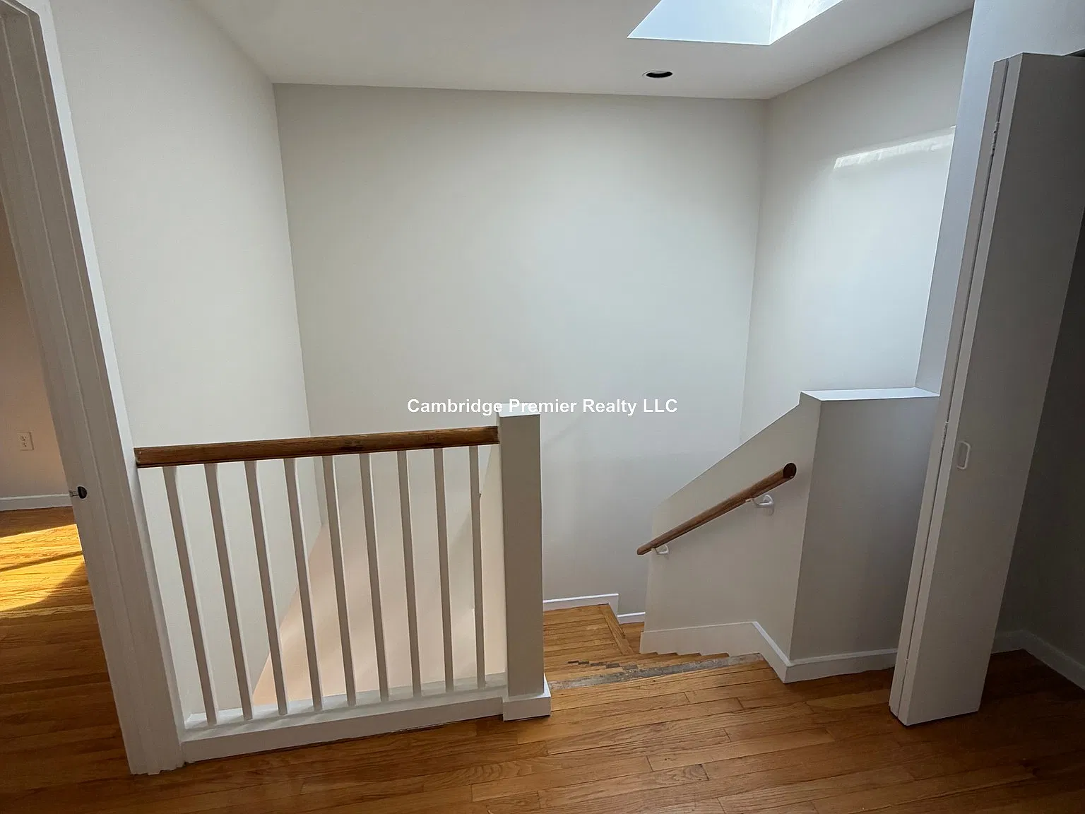 2 bed, 800 sqft, $3,974 — Photo 2