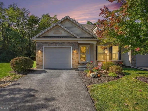 243 Aldenwood Dr, Carlisle, PA 17015