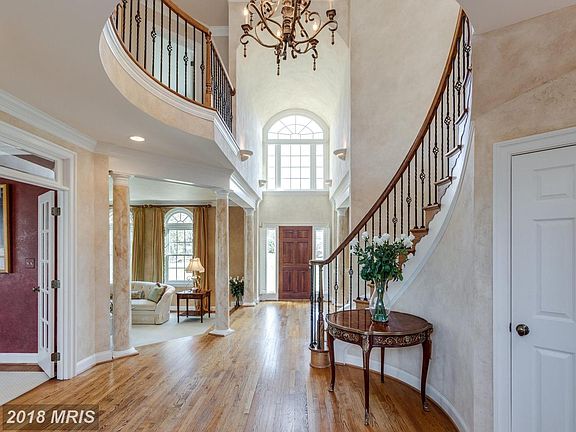 3rd image of 2606 Geneva Hill Ct