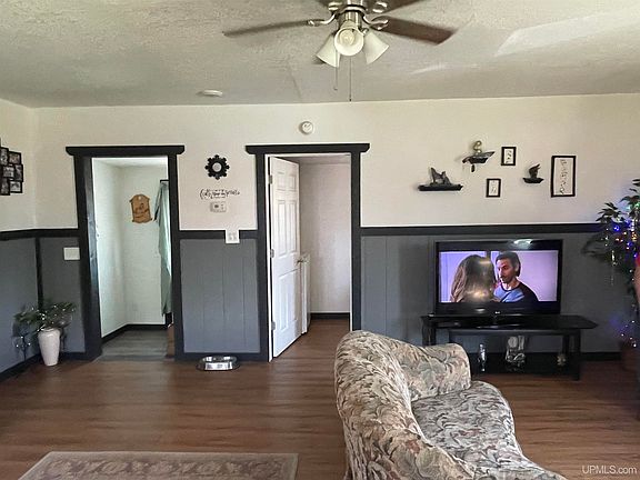 2nd image of 100 Carpenter Ave