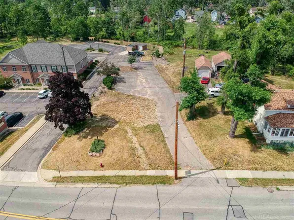 22919 W Main St, Armada, MI 48005
