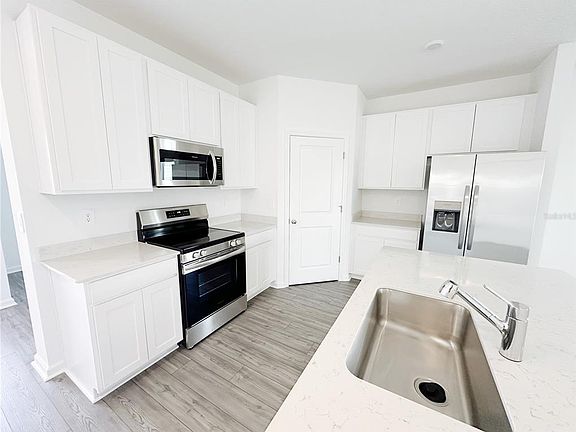 4th image of 4721 SW 83rd Loop