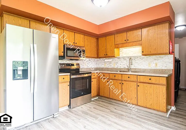 1506 S Dowling St — Photo 8