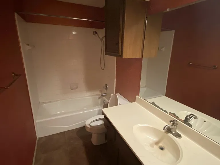 6818 Huron Ave — Photo 8
