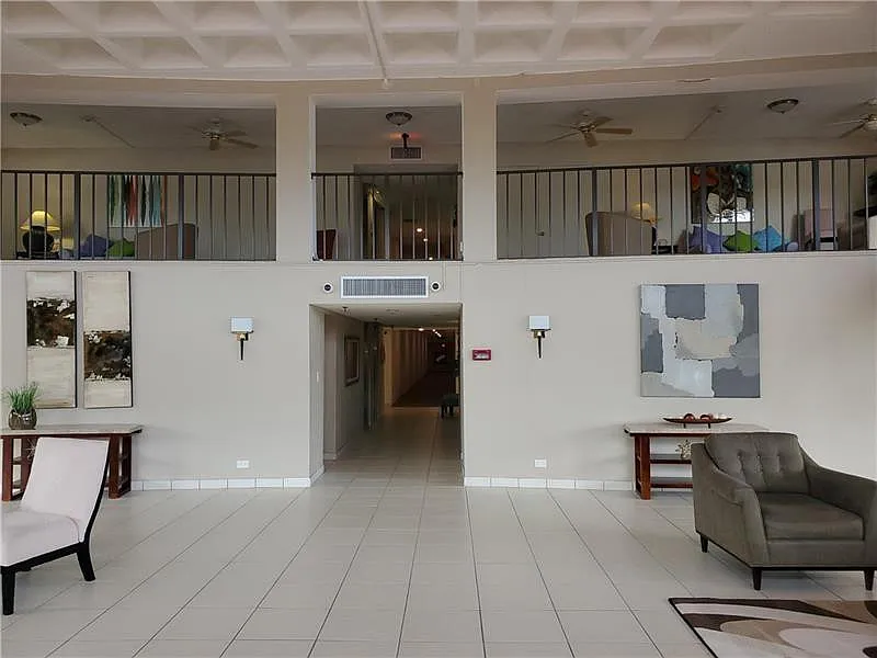 1 bed, 1.5 bath, 741 sqft, $1,450 — Photo 1