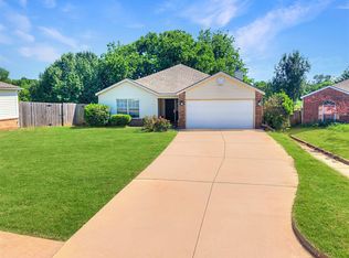1012 Shadowlake Rd, Norman, OK 73071