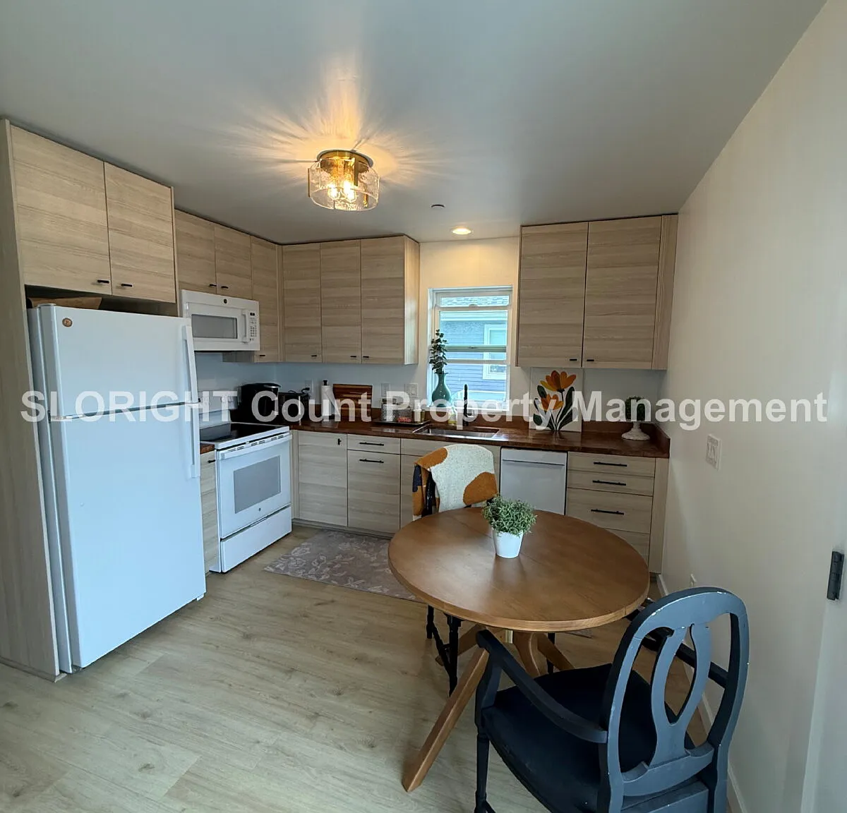 1 bed, 1.0 bath, $2,300 — Photo 3