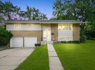 306 N Bissell Dr, Palatine, IL 60074