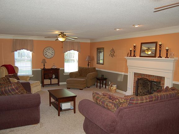 5th image of 811 Ashley Forest Dr