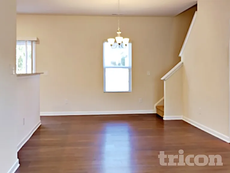 1357 Waylon Ave — Photo 8