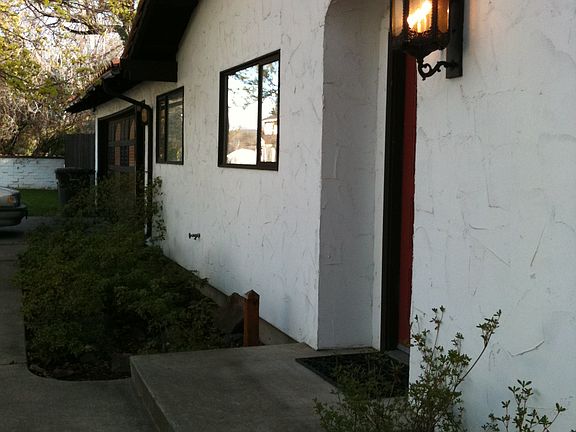 2nd image of 2111 W Yakima Ave