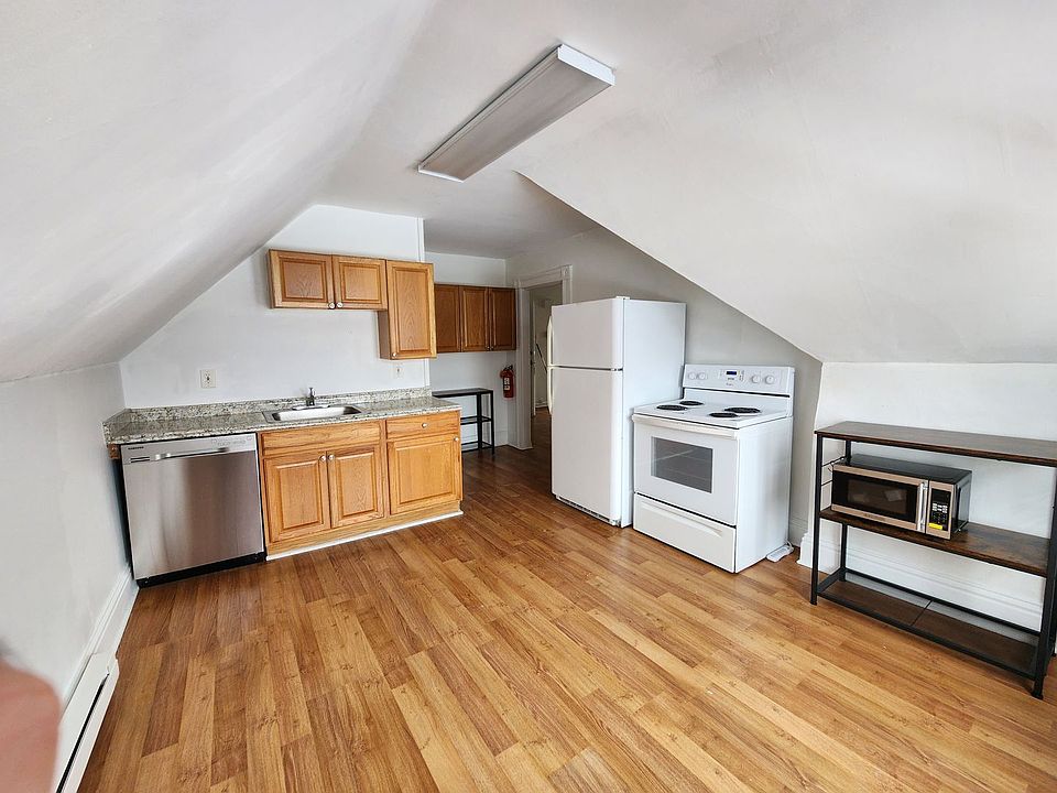 1st image of 417 Orchard Ave APT 3